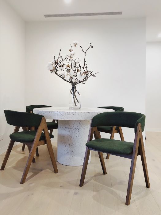 hardwood-dining-chairs-modern-dining-room-gaudi-green