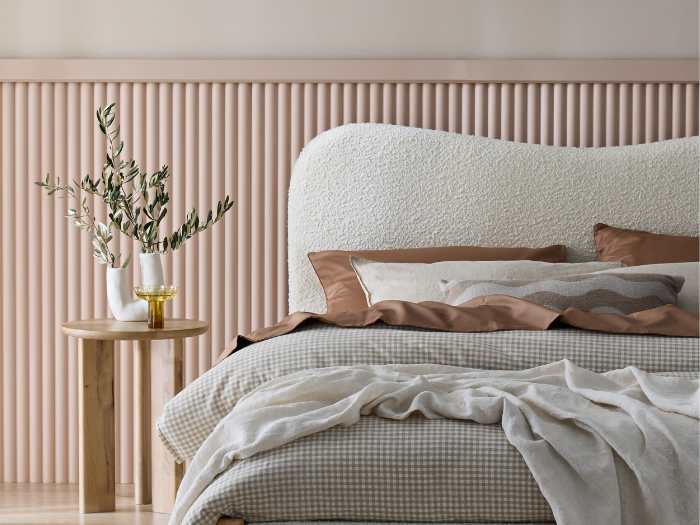 Cove Boucle Queen Bed | Ivory Boucle Fabric