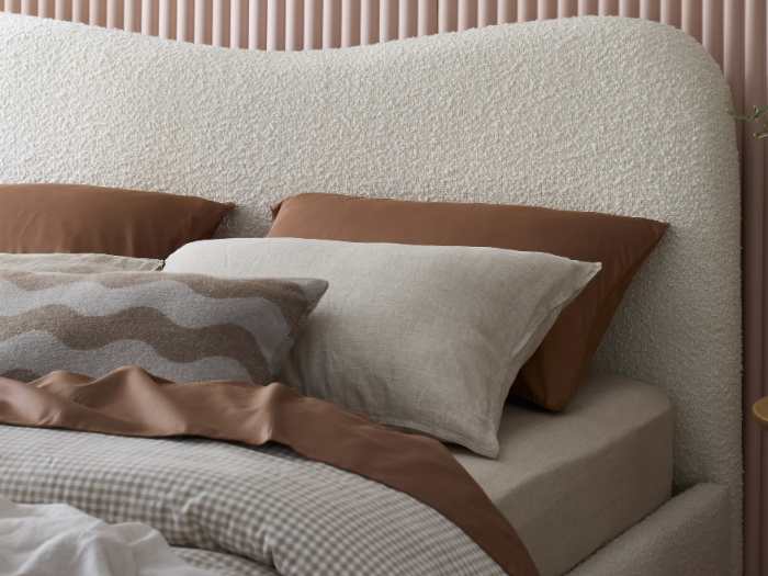Cove Boucle Queen Bed | Ivory Boucle Fabric