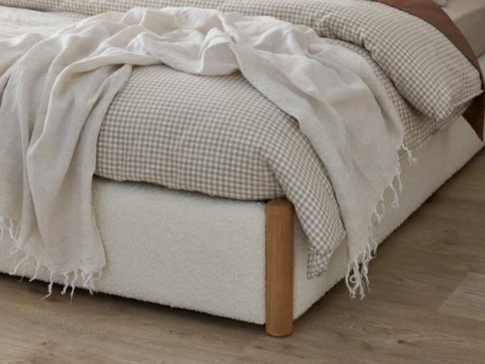 Cove Boucle Queen Bed | Ivory Boucle Fabric