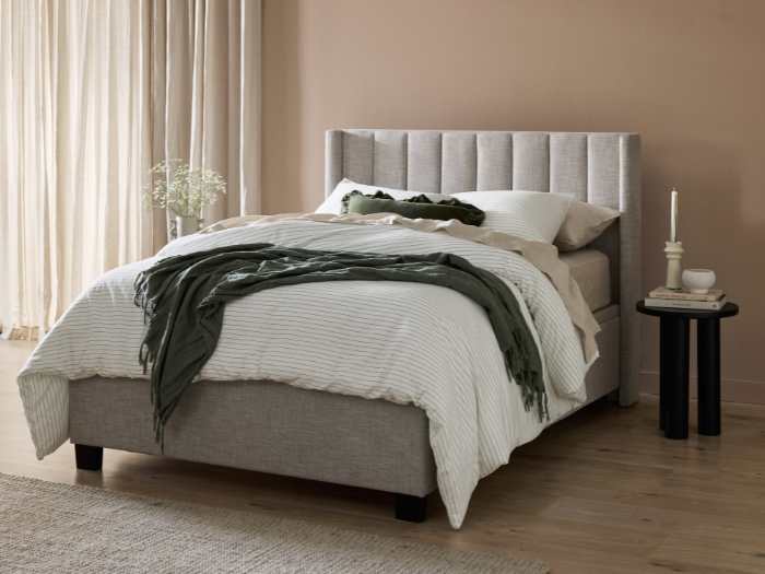 King Bed vs Queen Bed - Which one is right for you? 
